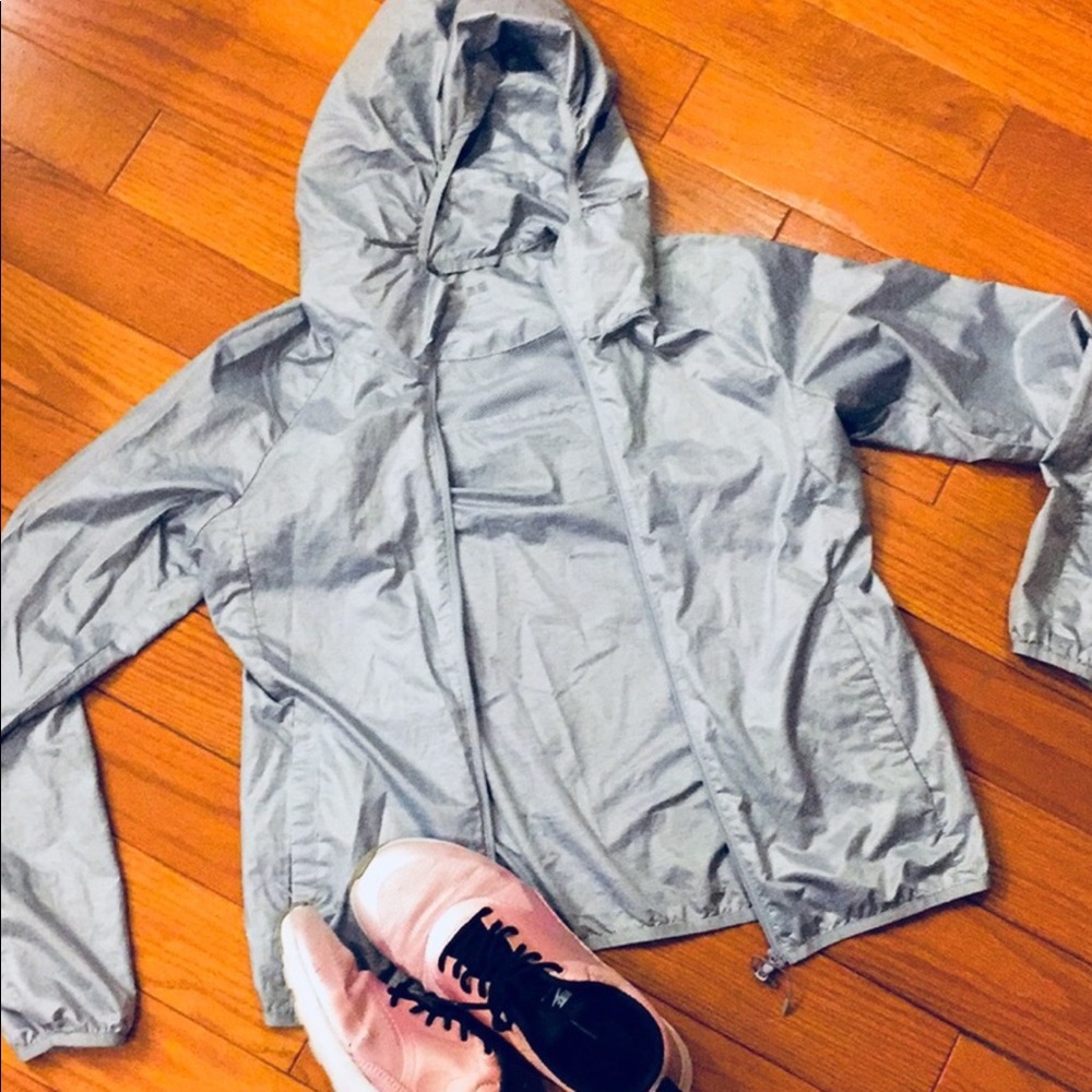 Uniqlo windbreaker